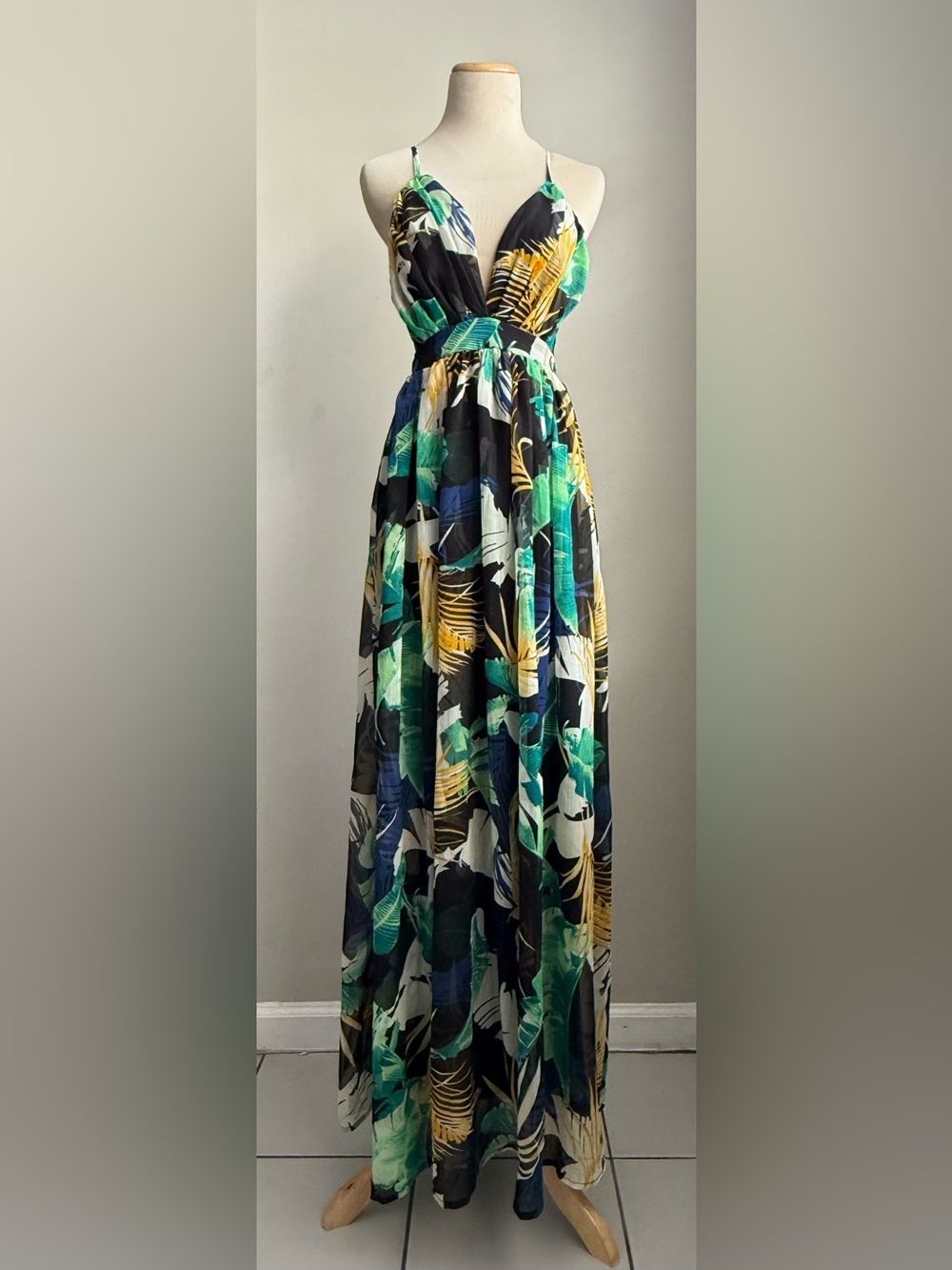 Haute Monde Tropical Maxi Dress | Size Small | Leaf Print Sleeveless Dress